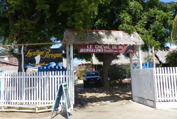 Cheval De Mer Maison D'hôtes Restaurant Location Pirogue à Morondava Madagascar